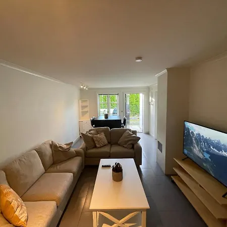 Great And Modern Centrally Located At Stathelle!