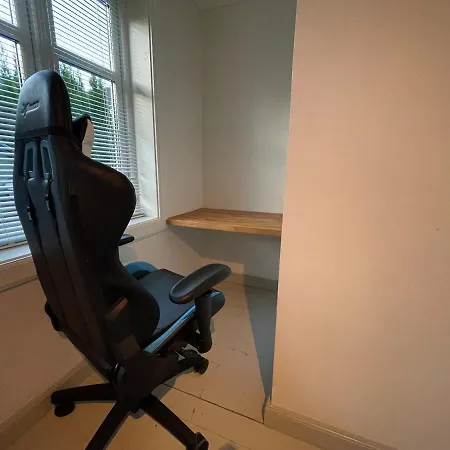 Great And Modern Centrally Located At Stathelle! *